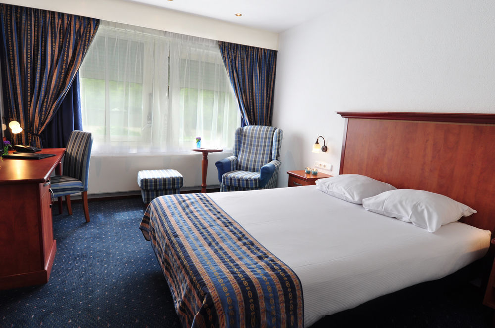 Boutique Hotel Herbergh Amsterdam Airport Free Parking Badhoevedorp Exterior foto